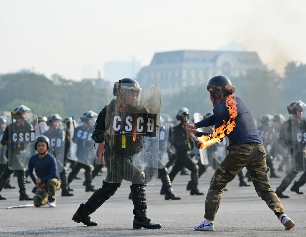 Lực lượng Công an nhân dân xuất quân bảo vệ Đại hội XIV của Đảng Lực lượng Công an nhân dân xuất quân bảo vệ Đại hội XIV của Đảng