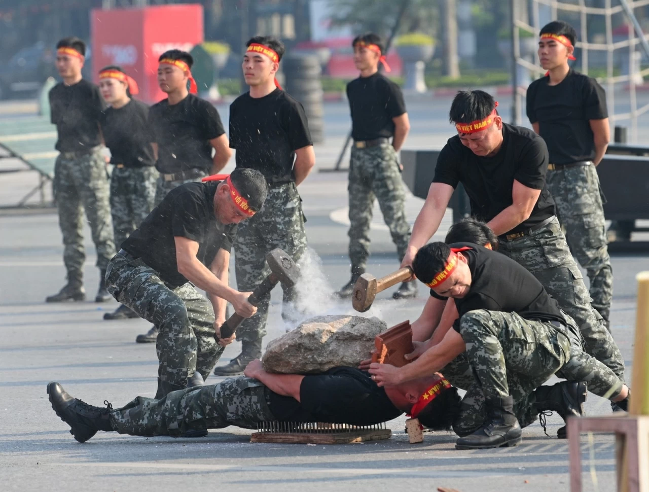 Lực lượng Công an nhân dân xuất quân bảo vệ Đại hội XIV của Đảng Lực lượng Công an nhân dân xuất quân bảo vệ Đại hội XIV của Đảng