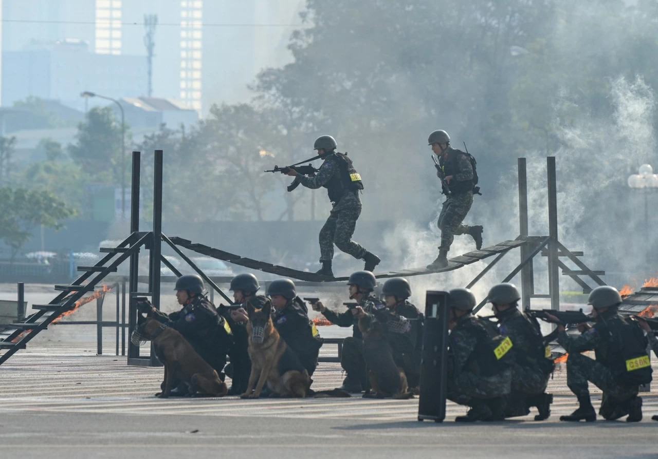 Lực lượng Công an nhân dân xuất quân bảo vệ Đại hội XIV của Đảng Lực lượng Công an nhân dân xuất quân bảo vệ Đại hội XIV của Đảng