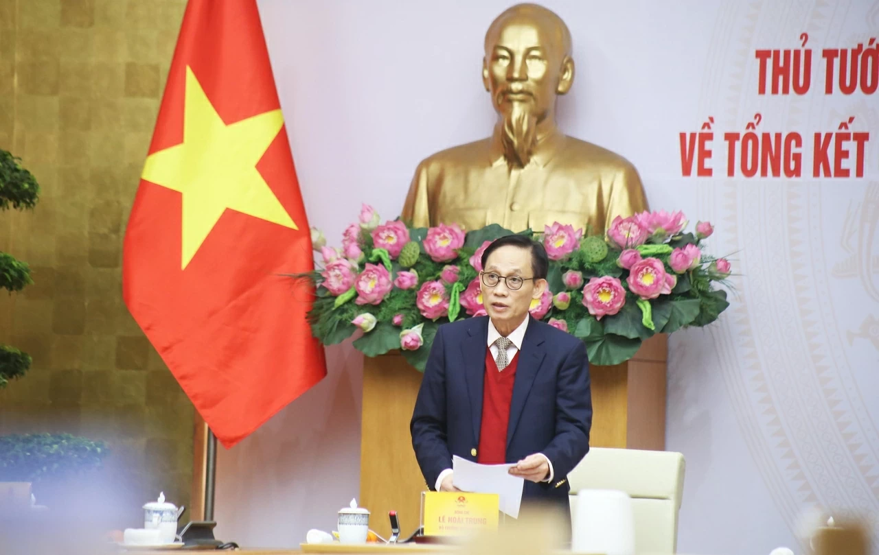 Bí thư Trung ương Đảng, Bộ trưởng Ngoại giao Lê Hoài Trung điều hành Hội nghị. (Ảnh: Thành Long)