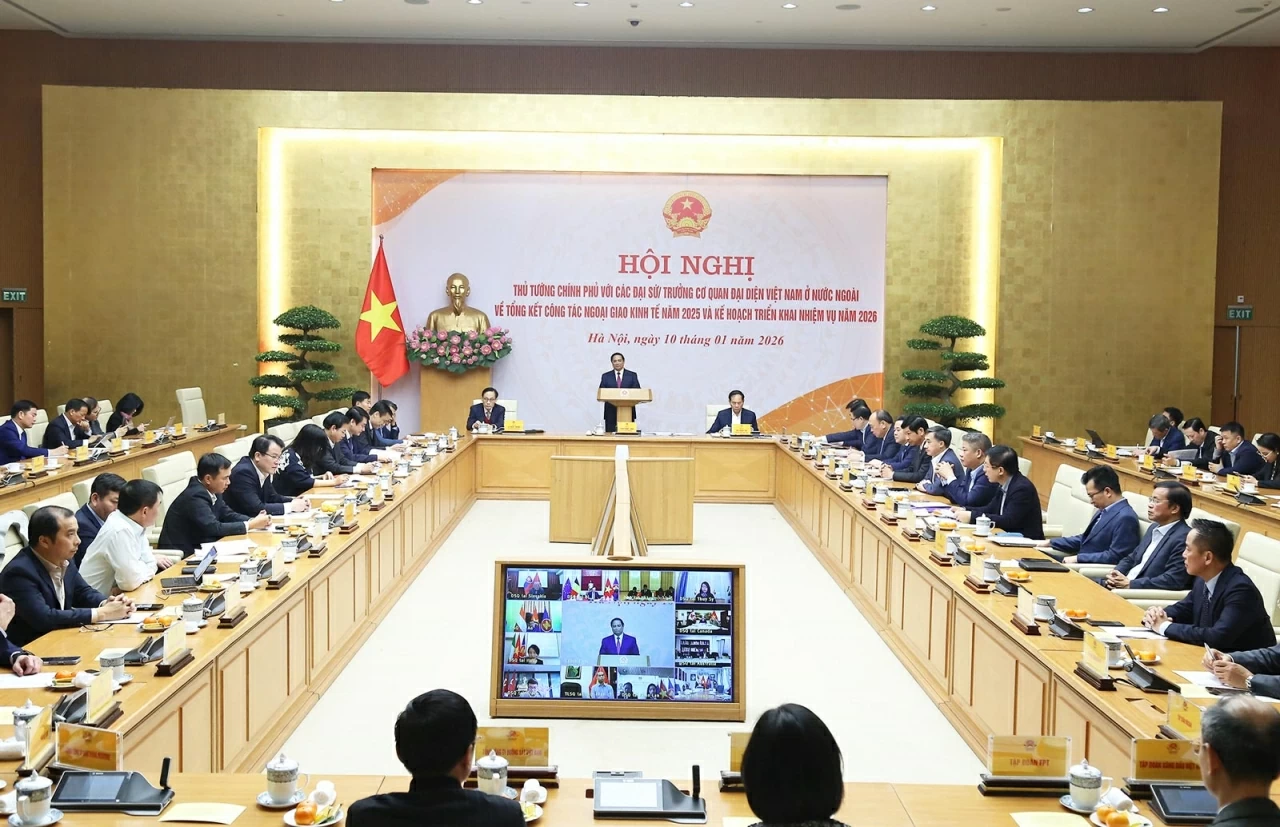 Hội nghị có sự tham dự có các Đại sứ, trưởng cơ quan đại diện Việt Nam ở nước ngoài và các tập đoàn doanh nghiệp trong nước. (Ảnh: Thành Long)