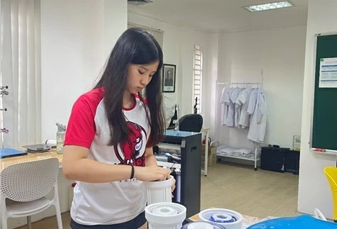 Học sinh hỗ trợ cải thiện nguồn nước tại trường học