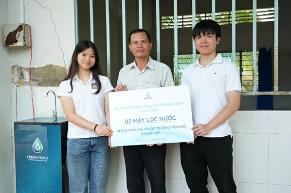 Học sinh hỗ trợ cải thiện nguồn nước tại trường học