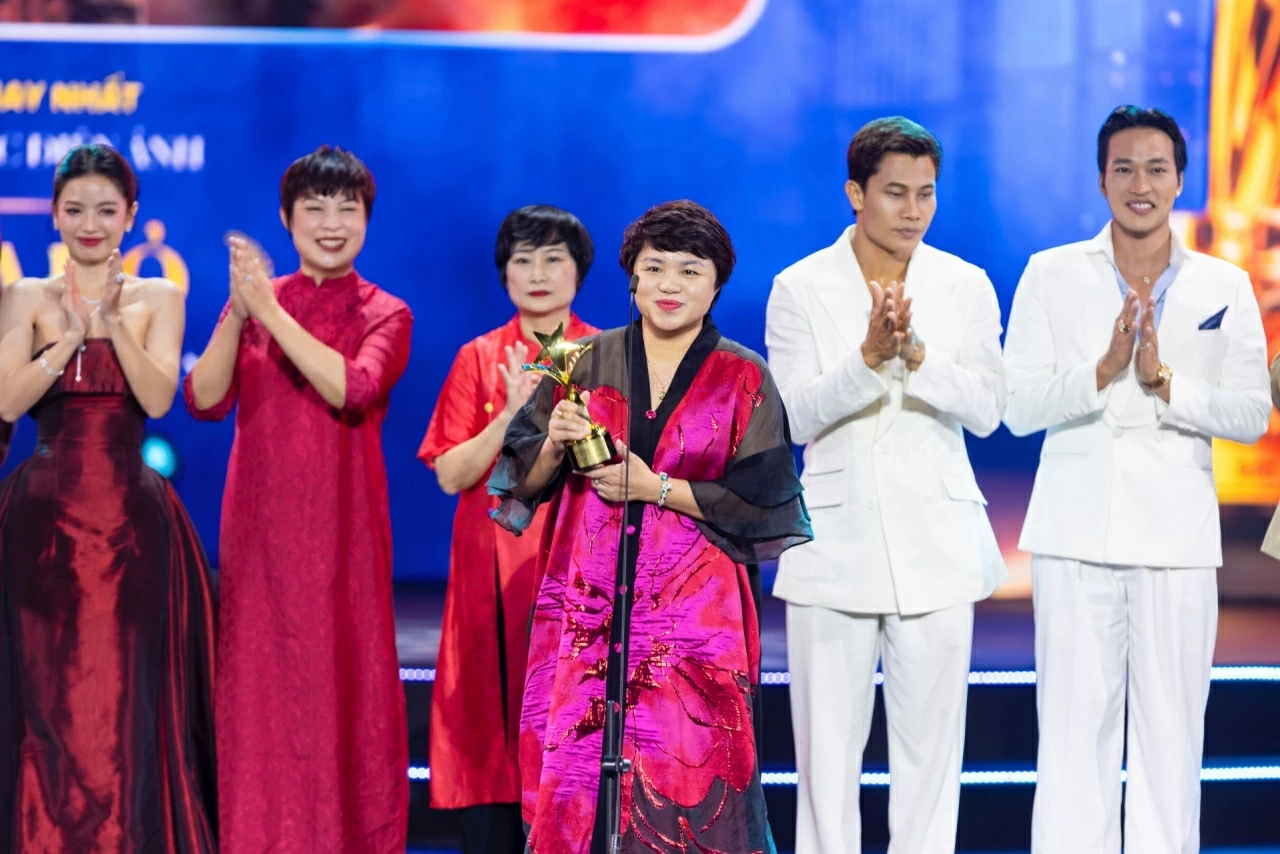 Phim Mưa đỏ thắng lớn tại Ngôi sao xanh 2025