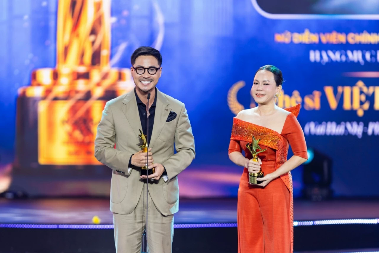 Phim Mưa đỏ thắng lớn tại Ngôi sao xanh 2025 Phim Mưa đỏ thắng lớn tại Ngôi sao xanh 2025