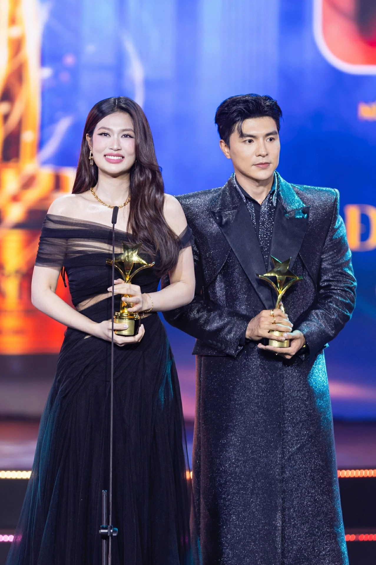 Phim Mưa đỏ thắng lớn tại Ngôi sao xanh 2025 Phim Mưa đỏ thắng lớn tại Ngôi sao xanh 2025