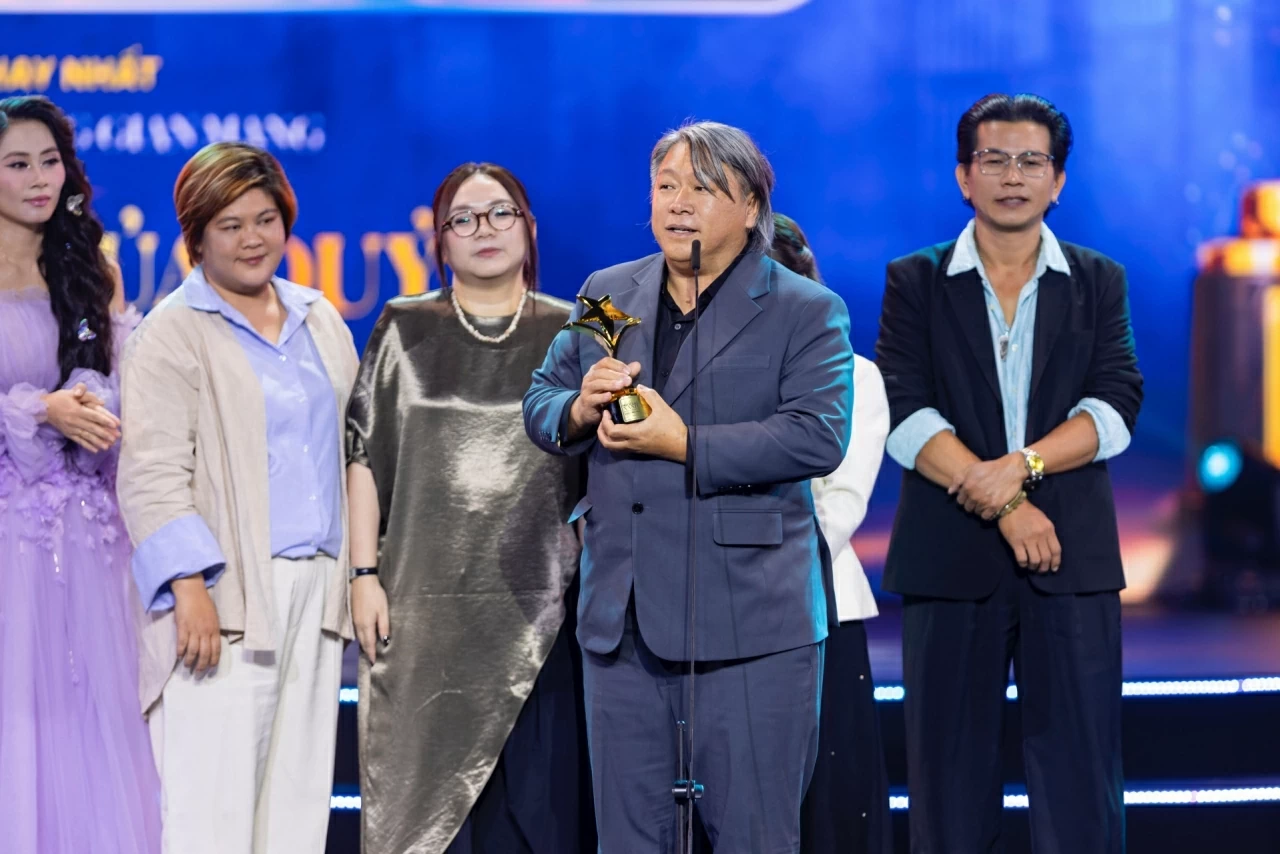Phim Mưa đỏ thắng lớn tại Ngôi sao xanh 2025