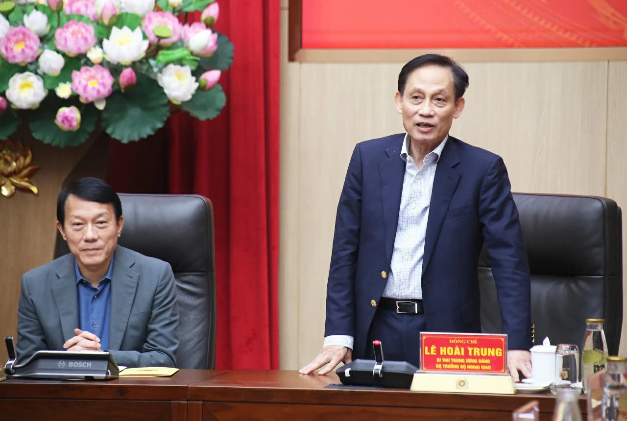 Bộ Công an gặp mặt các đồng chí được tiến cử, bổ nhiệm Trưởng Cơ quan đại diện ngoại giao Việt Nam ở nước ngoài Bộ Công an gặp mặt các đồng chí được tiến cử, bổ nhiệm Trưởng Cơ quan đại diện ngoại giao Việt Nam ở nước ngoài