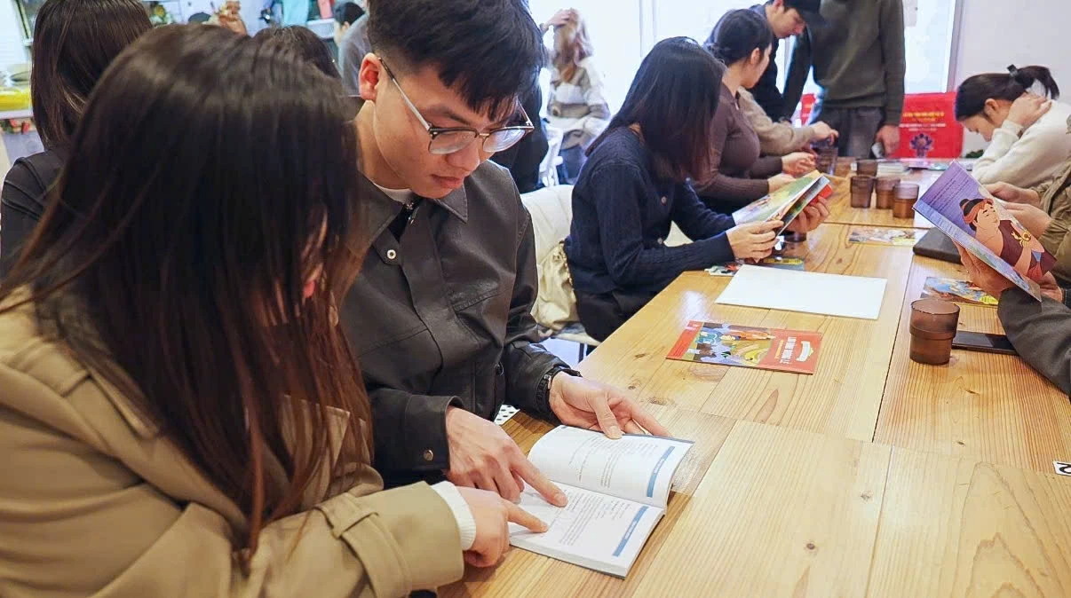 Ngày hội thu hút sự tham gia của đông đảo bà con người Việt, đặc biệt là lớp thanh niên, sinh viên và các gia đình trẻ đang sinh sống, học tập và làm việc tại khu vực Kansai. (Nguồn: LSQ Osaka)