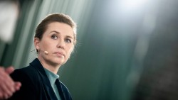 Mỹ chưa từ bỏ khả năng tấn công Greenland: Thủ tướng Đan Mạch cảnh báo 'thời điểm quyết định', châu Âu tính đòn đối đầu NATO-Mỹ?