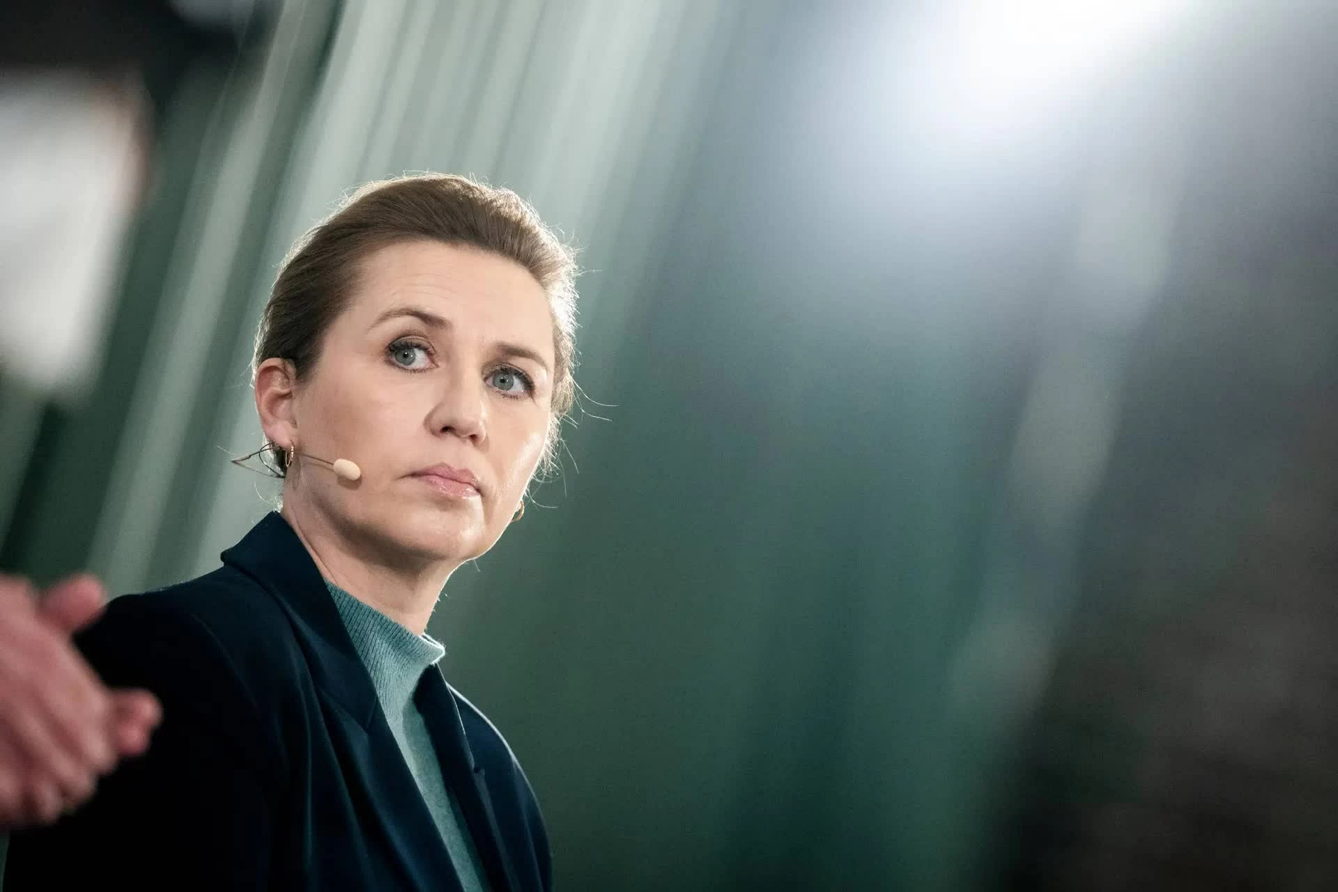 Mỹ chưa từ bỏ khả năng tấn công Greenland: Thủ tướng Đan Mạch cảnh báo thời điểm quyết định, châu Âu tính đòn đối đầu NATO-Mỹ