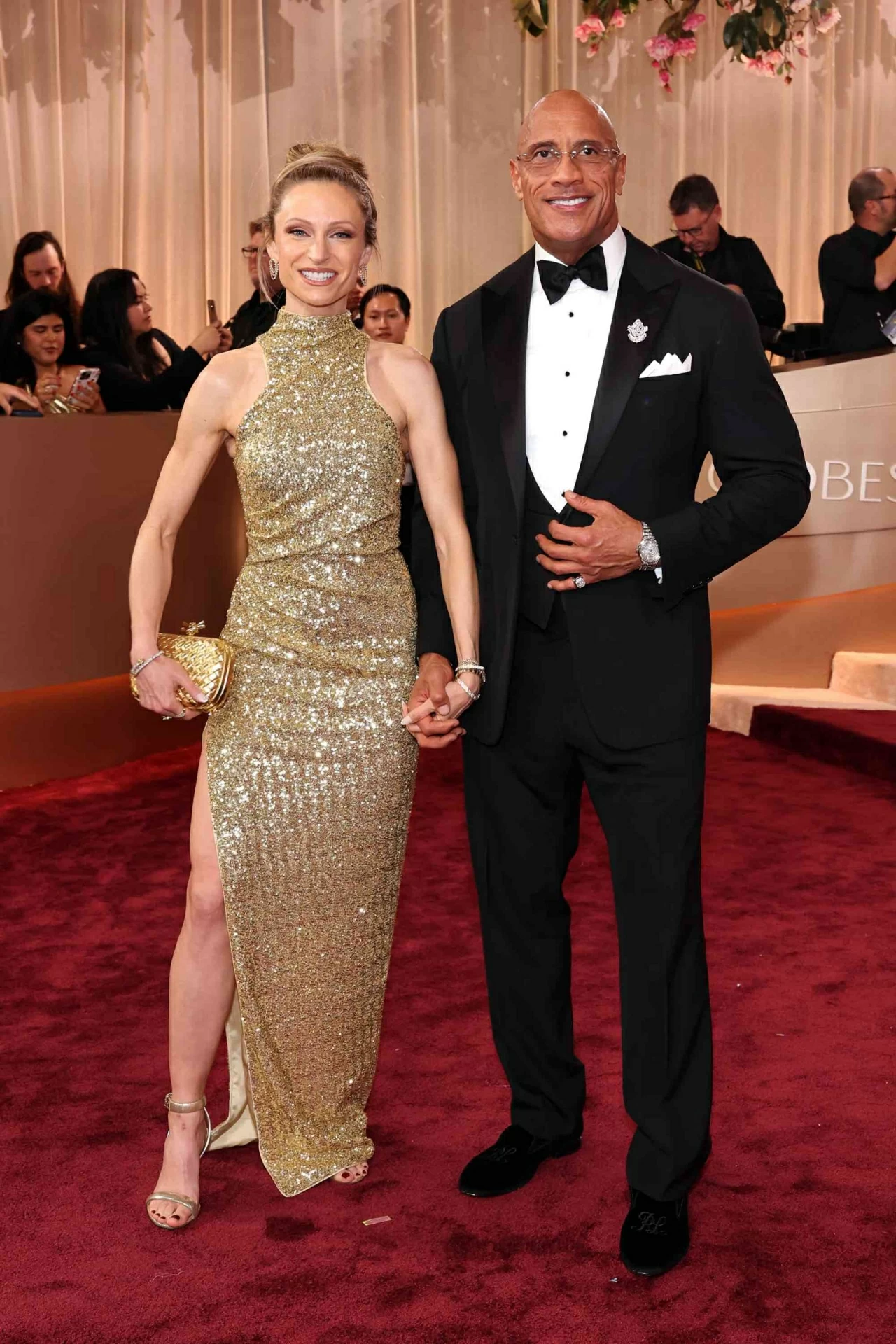 Nhìn lại những bộ cánh rực rỡ trên thảm đỏ lễ trao giải Quả cầu vàng 2026