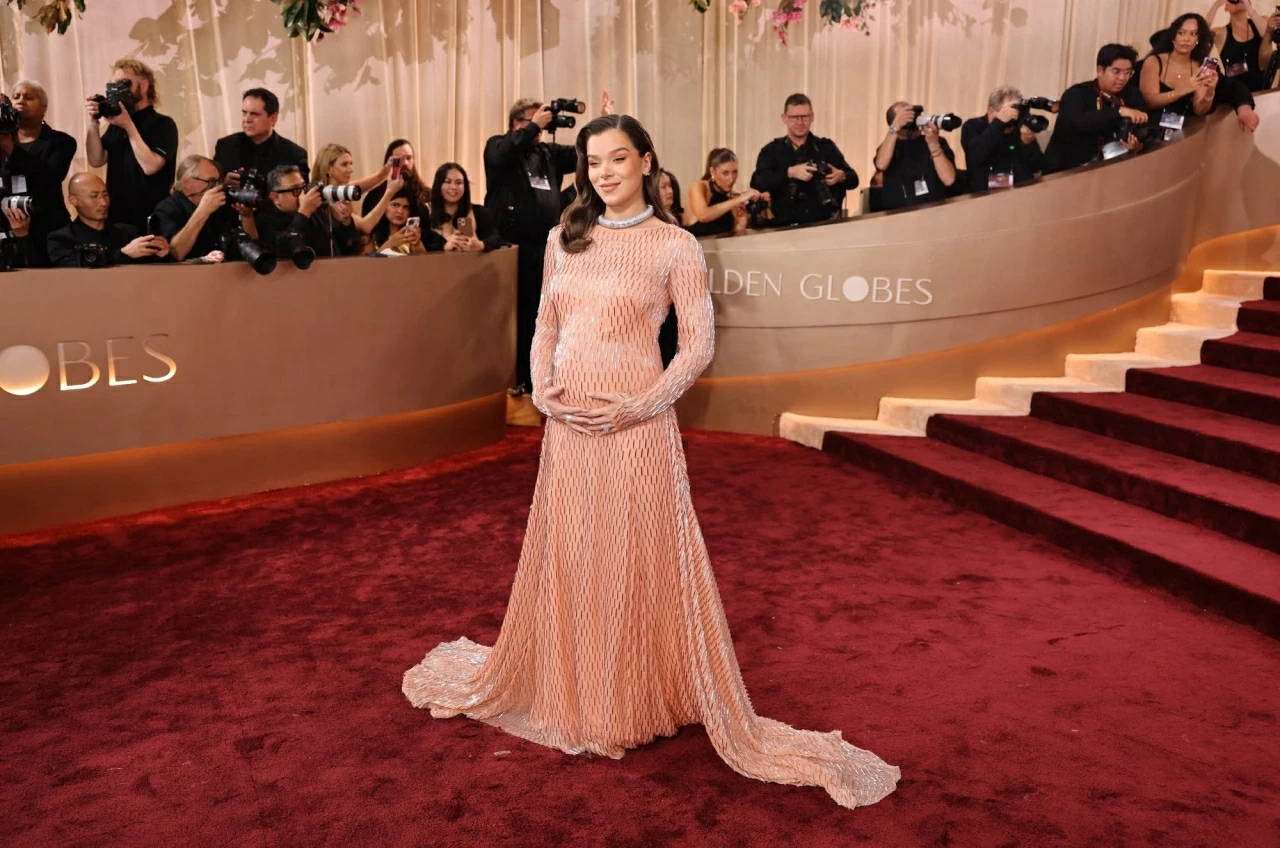 Nhìn lại những bộ cánh rực rỡ trên thảm đỏ lễ trao giải Quả cầu vàng 2026