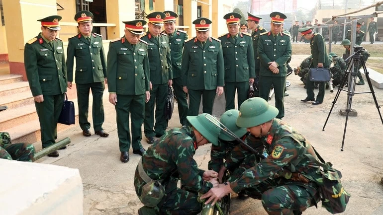 Kiểm tra công tác sẵn sàng chiến đấu bảo vệ Đại hội Đảng XIV tại Trung đoàn 148