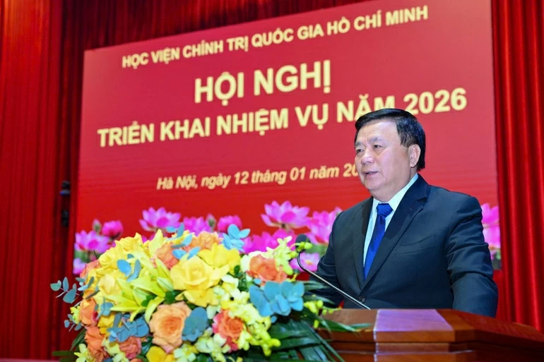 Học viện Chính trị quốc gia Hồ Chí Minh tổ chức Hội nghị triển khai nhiệm vụ năm 2026​​. Đồng chí Nguyễn Xuân Thắng, Ủy viên Bộ Chính trị, Giám đốc Học viện Chính trị quốc gia Hồ Chí Minh, Chủ tịch Hội đồng Lý luận Trung ương phát biểu chỉ đạo tại hội nghị. (Nguồn: Báo Nhân dân)