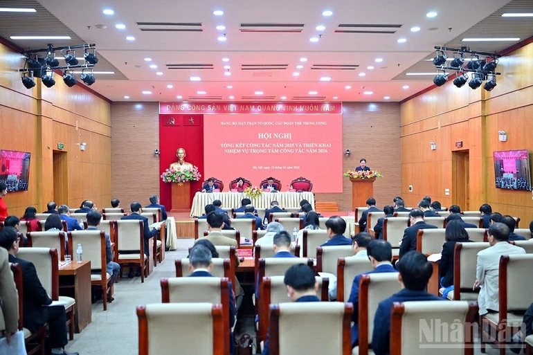 Sáng 12/1, tại Hà Nội, Đảng bộ Mặt trận Tổ quốc, các đoàn thể Trung ương tổ chức Hội nghị tổng kết công tác năm 2025 và triển khai nhiệm vụ trọng tâm công tác năm 2026. (Nguồn: Báo Nhân dân) Sáng 12/1, tại Hà Nội, Đảng bộ Mặt trận Tổ quốc, các đoàn thể Trung ương tổ chức Hội nghị tổng kết công tác năm 2025 và triển khai nhiệm vụ trọng tâm công tác năm 2026. (Nguồn: Báo Nhân dân)