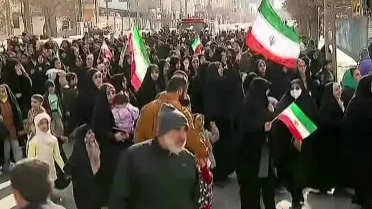 Thủ tướng Iran Pezeshkian cam kết sẽ hành động để giải quyết các vấn đề kinh tế, đồng thời cảnh báo về Ngoại trưởng Iran: Biểu tình bị đẩy lên mức độ ‘bạo lực’, tạo cớ cho sự can thiệp từ bên ngoài
