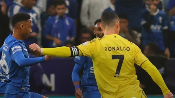 Al-Nassr bị bỏ xa 7 điểm, Ronaldo nguy cơ trắng danh hiệu ở Saudi Professional League