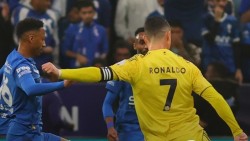 Al-Nassr bị bỏ xa 7 điểm, Ronaldo nguy cơ trắng danh hiệu ở Saudi Professional League
