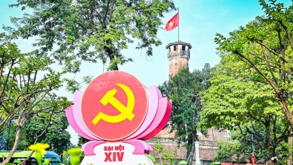 Thủ đô Hà Nội trang hoàng rực rỡ đón chào Đại hội XIV của Đảng
