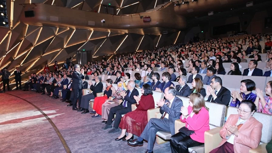 Đặc sắc giao lưu nghệ thuật quốc tế Chào năm mới 2026 chào mừng Đại hội XIV của Đảng Đặc sắc giao lưu nghệ thuật quốc tế Chào năm mới 2026 chào mừng Đại hội XIV của Đảng