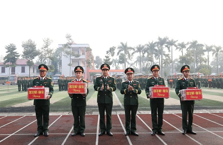 121 phương tiện xuất quân sẵn sàng đưa, đón đại biểu dự Đại hội đại biểu toàn quốc lần thứ XIV của Đảng 121 phương tiện xuất quân sẵn sàng đưa, đón đại biểu dự Đại hội đại biểu toàn quốc lần thứ XIV của Đảng