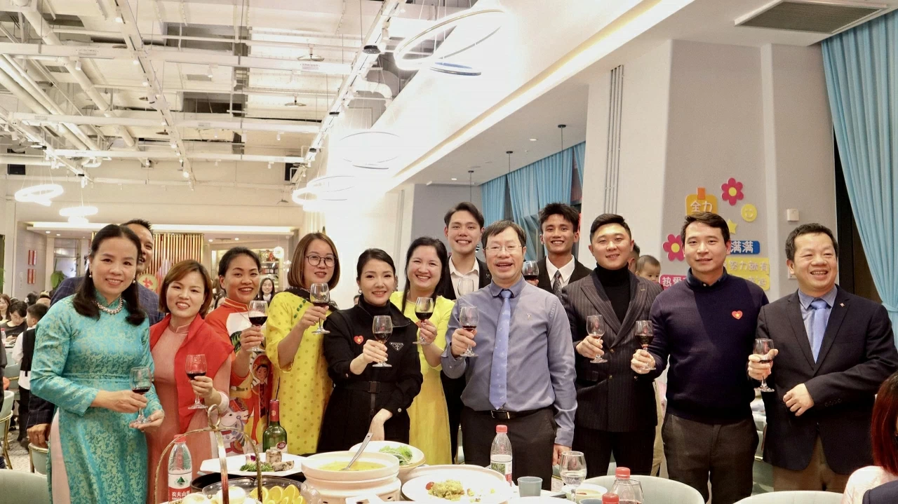 Cộng đồng người Việt Nam tại Trùng Khánh, Tứ Xuyên tưng bừng đón Xuân Bính Ngọ 2026