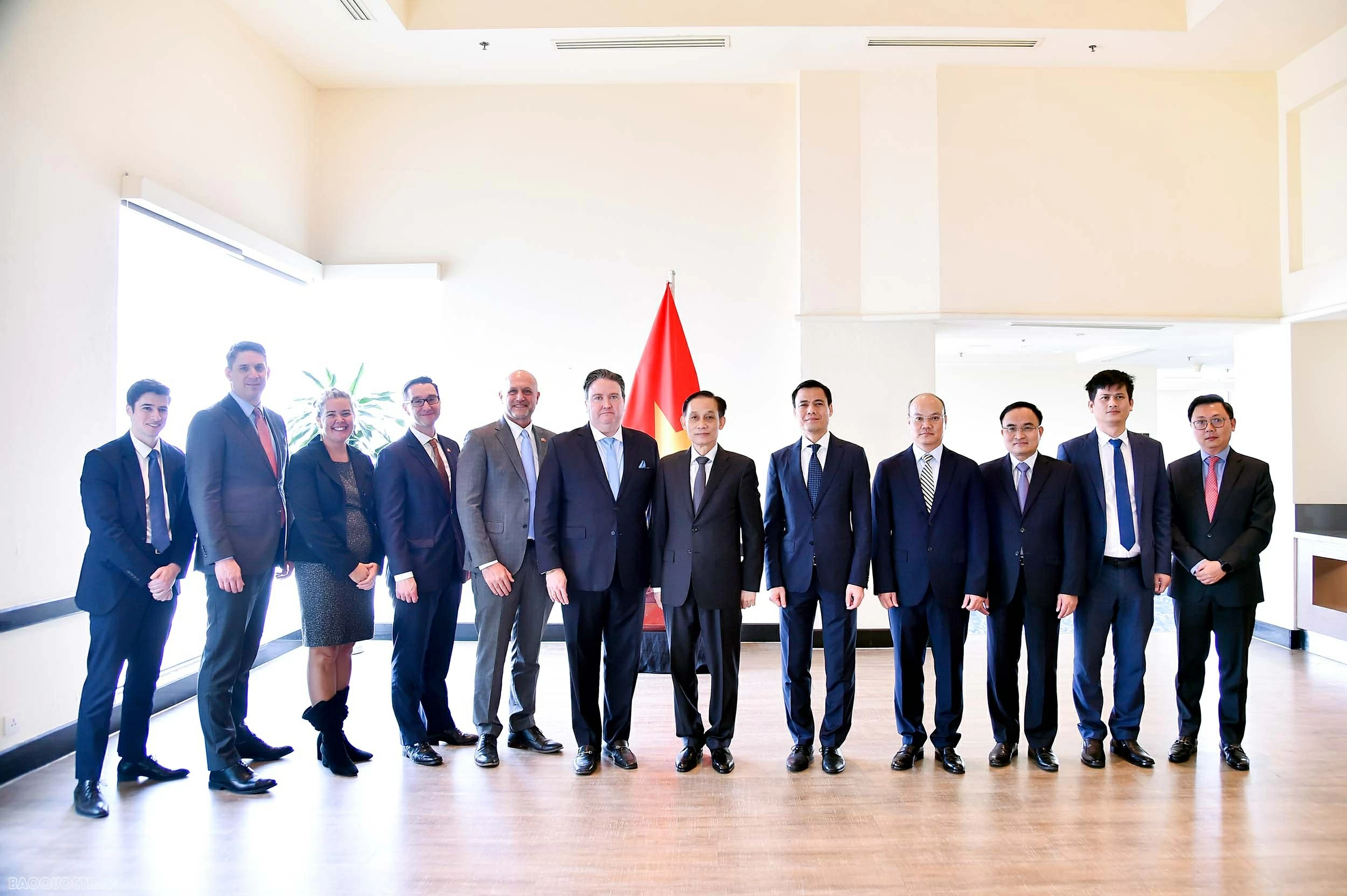 Bộ trưởng Ngoại giao Lê Hoài Trung trao Huân chương Hữu nghị cho Đại sứ Hoa Kỳ Bộ trưởng Ngoại giao Lê Hoài Trung trao Huân chương Hữu nghị cho Đại sứ Hoa Kỳ