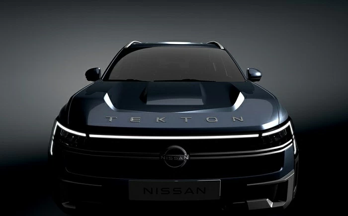 Nissan Tekton sở hữu dải đèn LED ban ngày trải dài theo chiều ngang, kết hợp cụm đèn chiếu sáng với tạo hình chữ C.