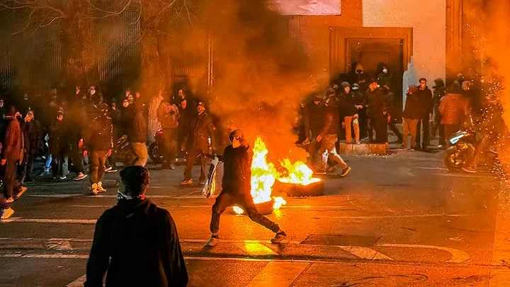 Tình hình Iran: Đã dần ổn định? Mỹ ra cảnh báo khẩn cho công dân, Trung Quốc sẵn sàng các biện pháp bảo hộ Tình hình Iran: Đã dần ổn định? Mỹ ra cảnh báo khẩn cho công dân, Trung Quốc sẵn sàng các biện pháp bảo hộ