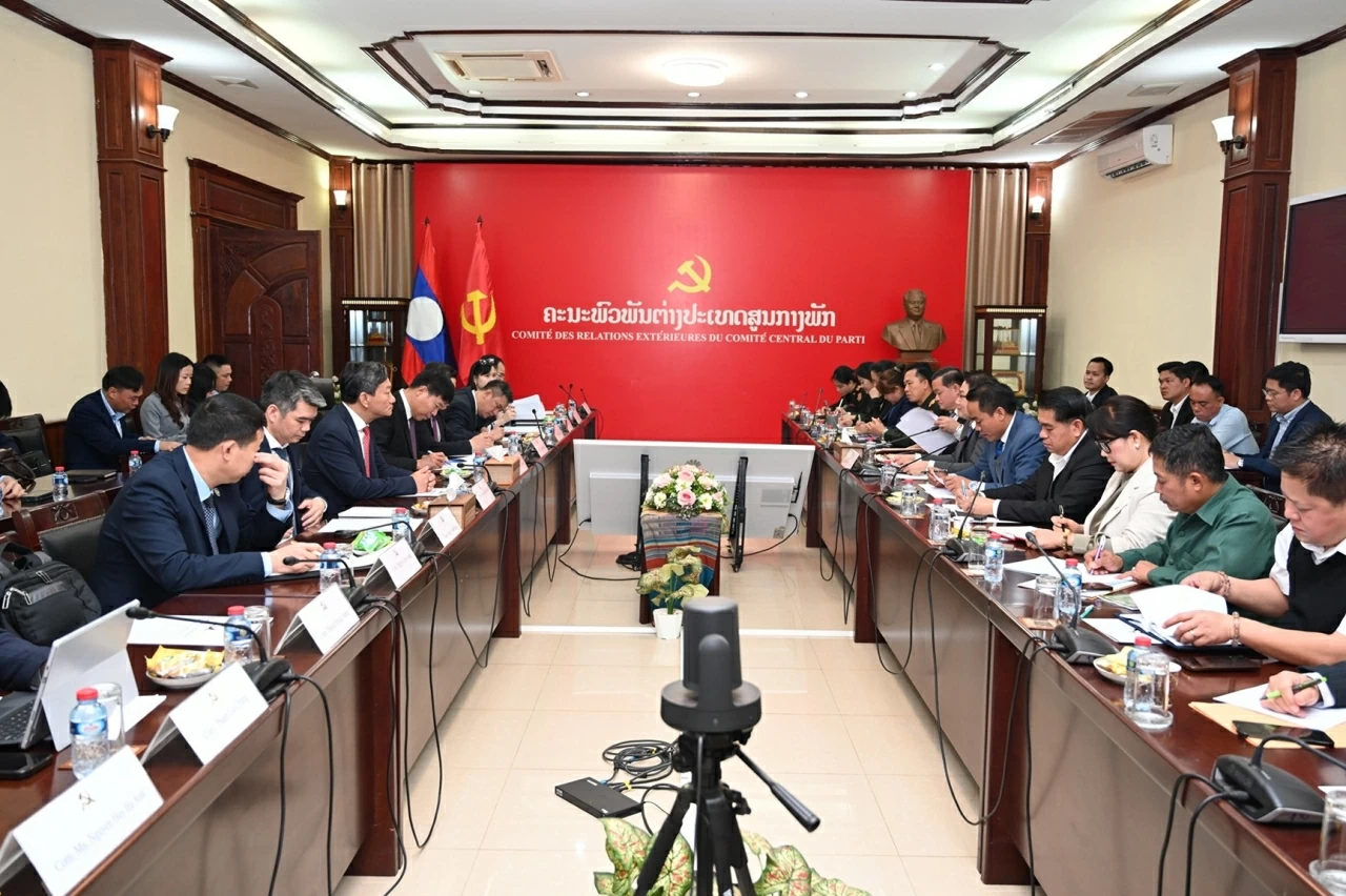 Ủy viên Trung ương Đảng, Thứ trưởng Ngoại giao Nguyễn Mạnh Cường gặp Thường trực Ban Bí thư Ban Chấp hành Trung ương Đảng Nhân dân Cách mạng Lào Ủy viên Trung ương Đảng, Thứ trưởng Ngoại giao Nguyễn Mạnh Cường gặp Thường trực Ban Bí thư Ban Chấp hành Trung ương Đảng Nhân dân Cách mạng Lào