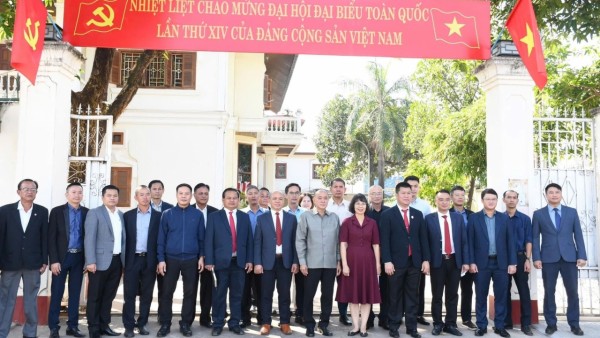 Vietnam Consulate General in Pakse holds a press conference on the 14th National Party Congress