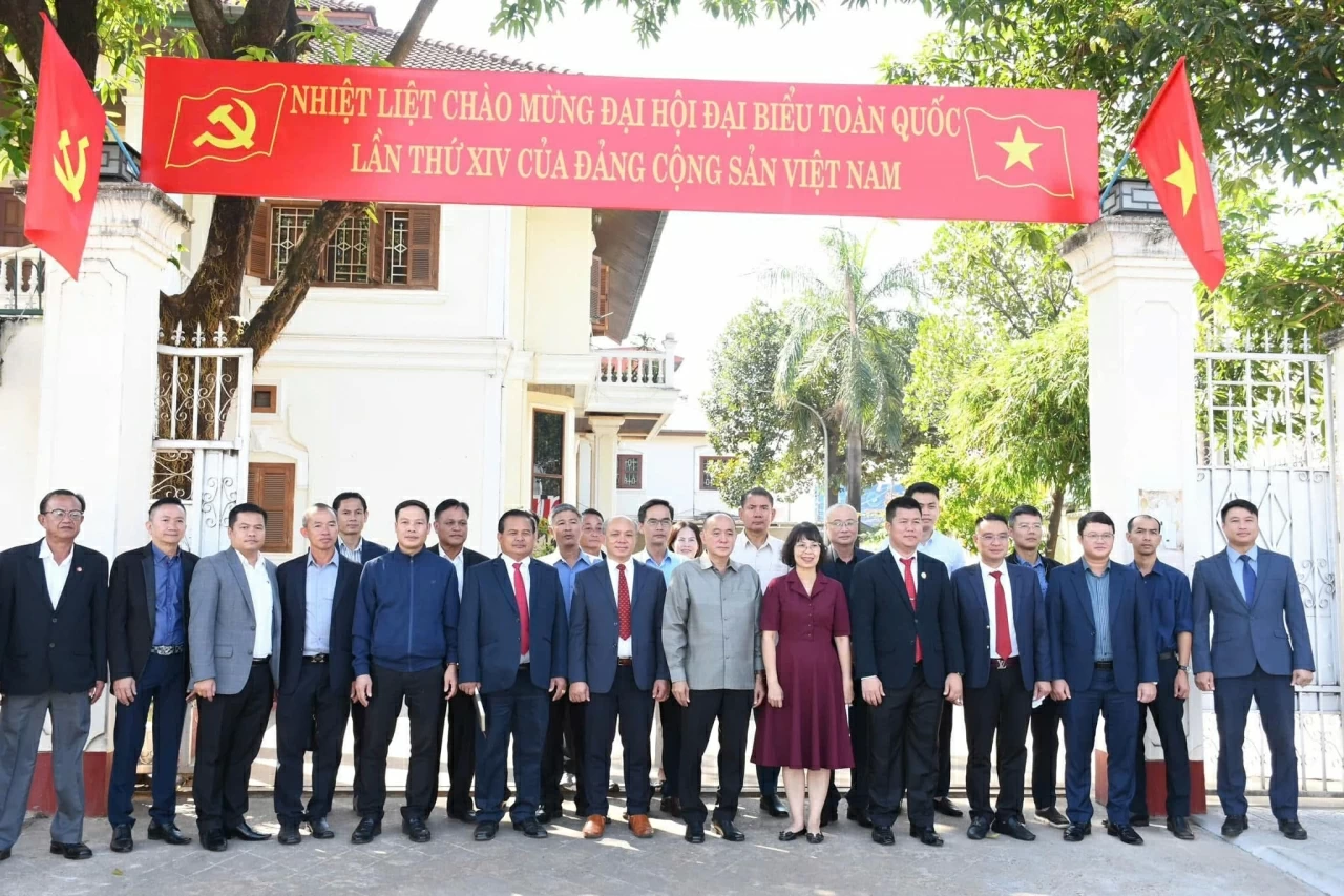 Tổng Lãnh sự quán Việt Nam tại Pakse (Lào) thông tin báo chí về Đại hội đại biểu toàn quốc lần thứ XIV của Đảng Cộng sản Việt Nam