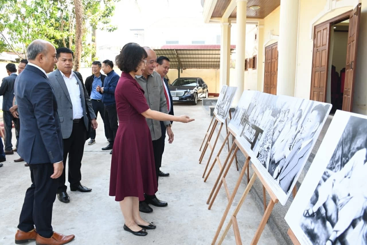 Tổng Lãnh sự quán Việt Nam tại Pakse (Lào) thông tin báo chí về Đại hội đại biểu toàn quốc lần thứ XIV của Đảng Cộng sản Việt Nam