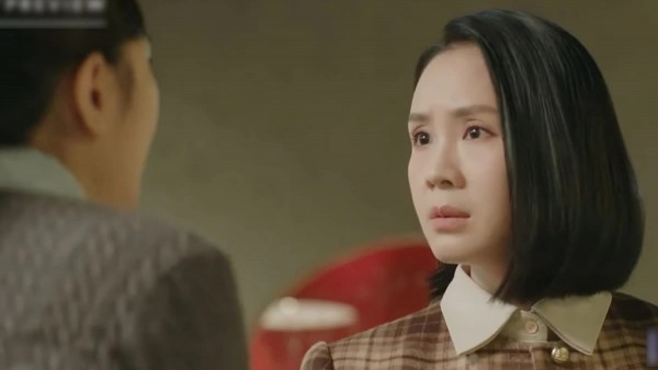 Lằn ranh tập 53: Người tình của Khắc tung bằng chứng khiến Trinh tái mặt