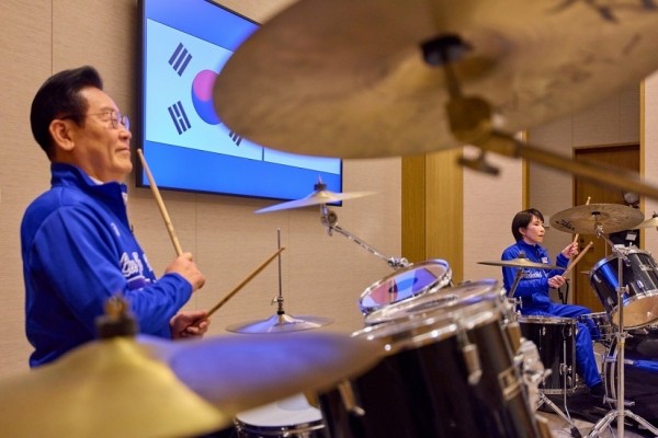 Tổng thống Hàn Quốc thăm Đông Bắc Á: Nối lại tình xưa