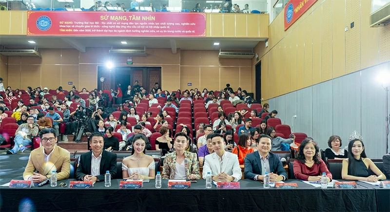 Hoa khôi Nét đẹp sinh viên Việt Nam Nguyễn Thanh Xuân tự tin hội nhập quốc tế Hoa khôi Nét đẹp sinh viên Nguyễn Thanh Xuân tự tin hội nhập quốc tế