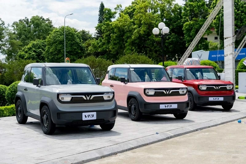 Top 10 xe ô tô bán chạy nhất năm 2025 tại Việt Nam: VinFast VF 3 nắm giữ ngôi đầu.