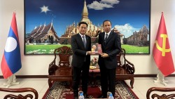 Tổng Lãnh sự Lào và Thống đốc tỉnh Khon Kaen (Thái Lan) chúc Đại hội XIV của Đảng Cộng sản Việt Nam thành công tốt đẹp