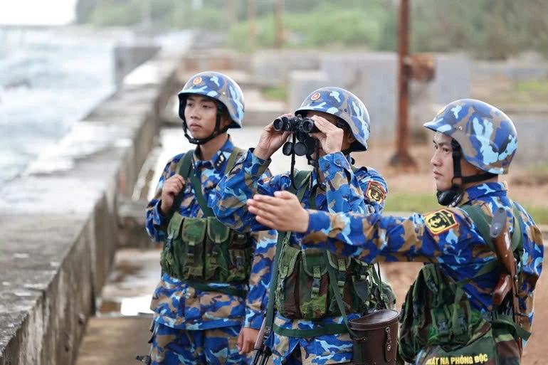 Quân và dân Trường Sa vững niềm tin tiền tiêu, hướng về Đại hội lần thứ XIV của Đảng