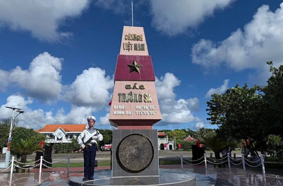 Quân và dân Trường Sa vững niềm tin tiền tiêu, hướng về Đại hội lần thứ XIV của Đảng