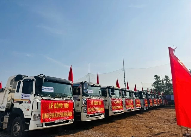 TP.HCM đồng loạt khởi công, động thổ 4 dự án hạ tầng hơn 235.000 tỉ đồng TP.HCM đồng loạt khởi công, động thổ 4 dự án hạ tầng hơn 235.000 tỉ đồng