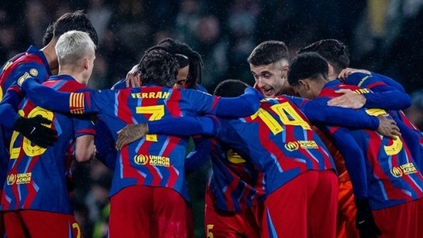 Thắng liên tục, Barcelona chạm mốc lịch sử