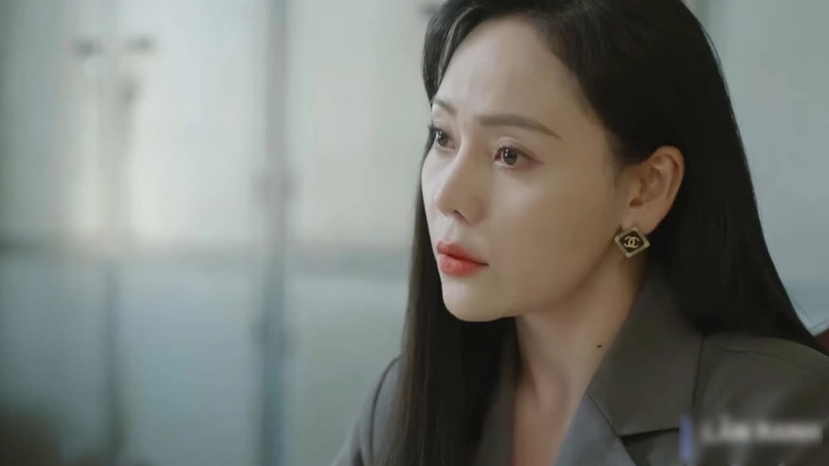 Lằn ranh tập 54: Huyền bất ngờ 'quay xe', ông Sách bị người tình gây sức ép