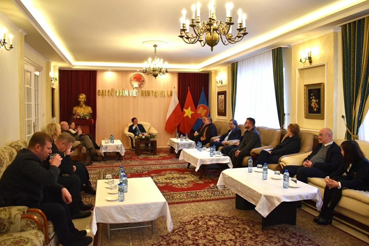 Đại hội lần thứ XIV của Đảng: Đại sứ quán Việt Nam tại Ba Lan tổ chức gặp gỡ báo chí Đại hội lần thứ XIV của Đảng: Đại sứ quán Việt Nam tại Ba Lan tổ chức gặp gỡ báo chí