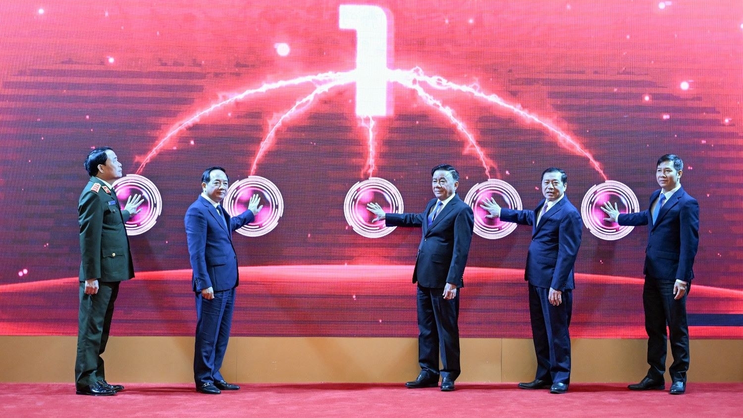 Thường trực Ban Bí thư dự lễ ra mắt ứng dụng di động Tuyên giáo và Dân vận