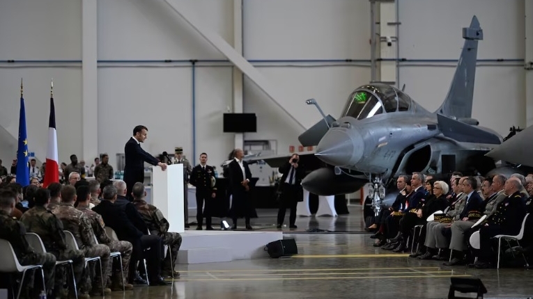 Cảnh báo nước Pháp 'đang trong tầm bắn của Nga', Tổng thống Macron tuyên bố: 'Để giữ tự do... phải mạnh mẽ'