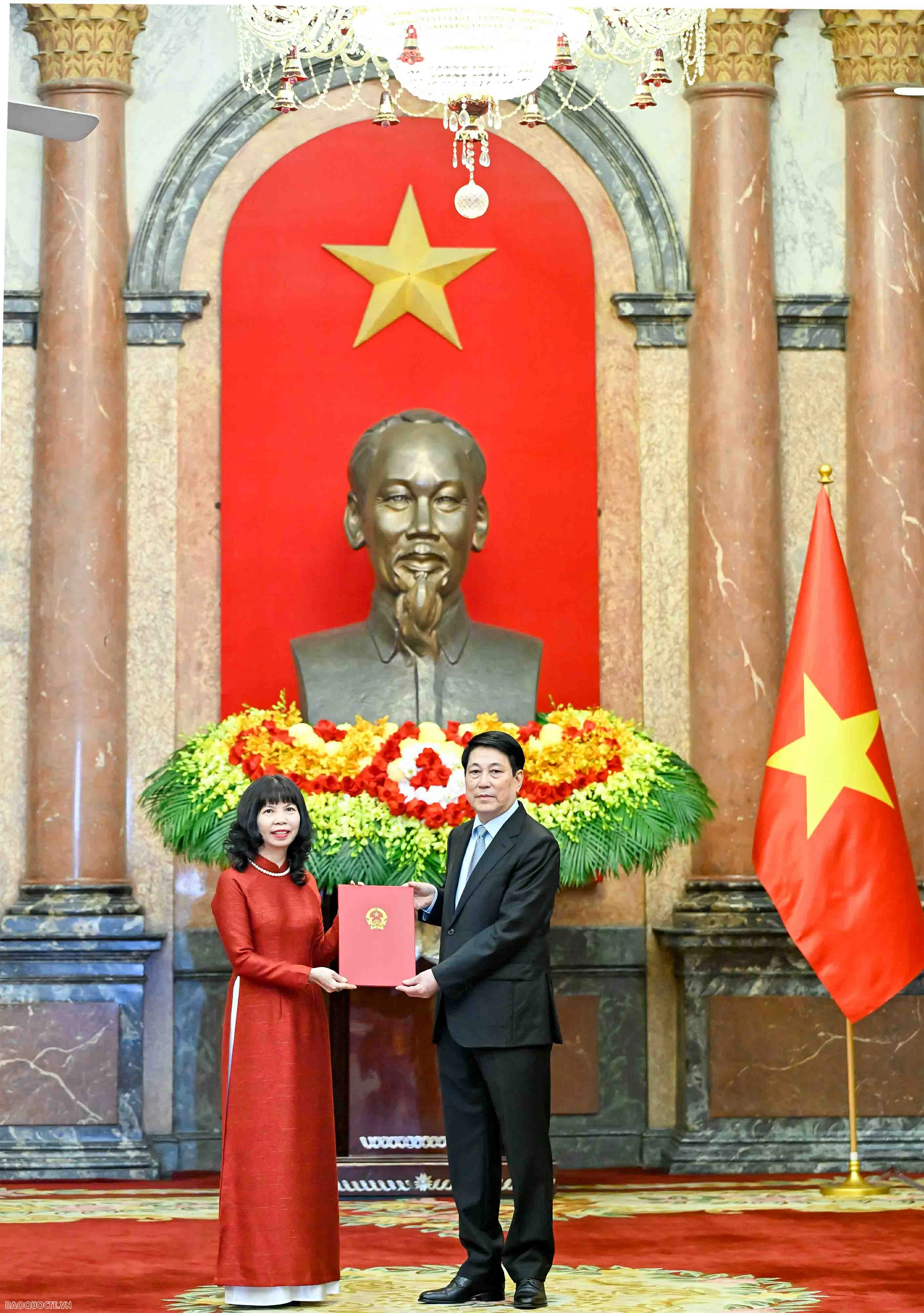 Chủ tịch nước Lương Cường trao quyết định bổ nhiệm Đại sứ Việt Nam ở nước ngoài nhiệm kỳ 2025-2028