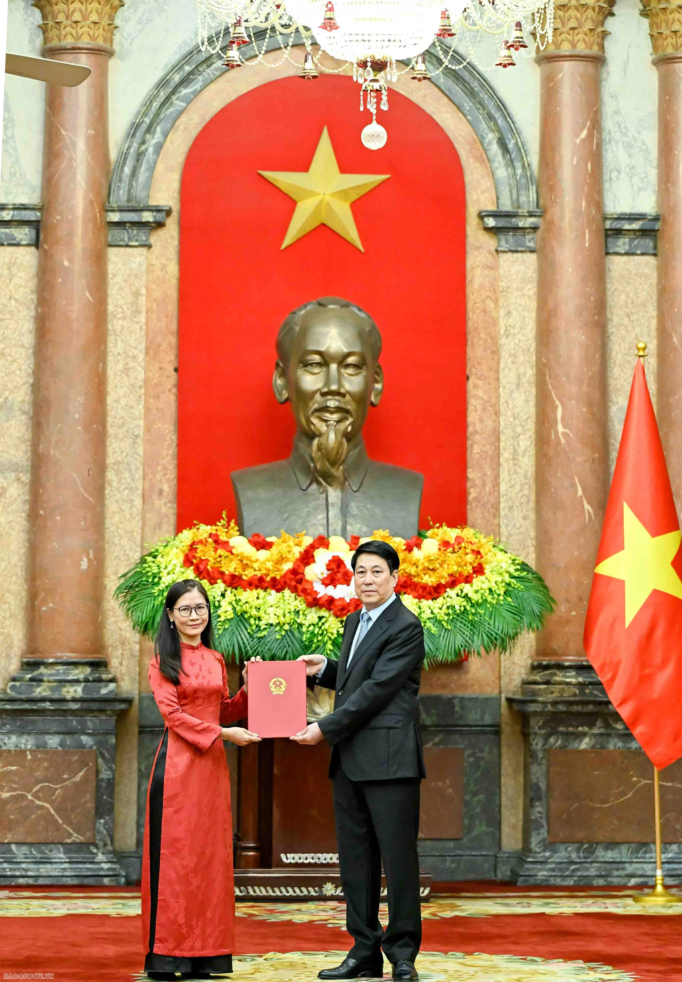 Chủ tịch nước Lương Cường trao quyết định bổ nhiệm Đại sứ Việt Nam ở nước ngoài nhiệm kỳ 2025-2028