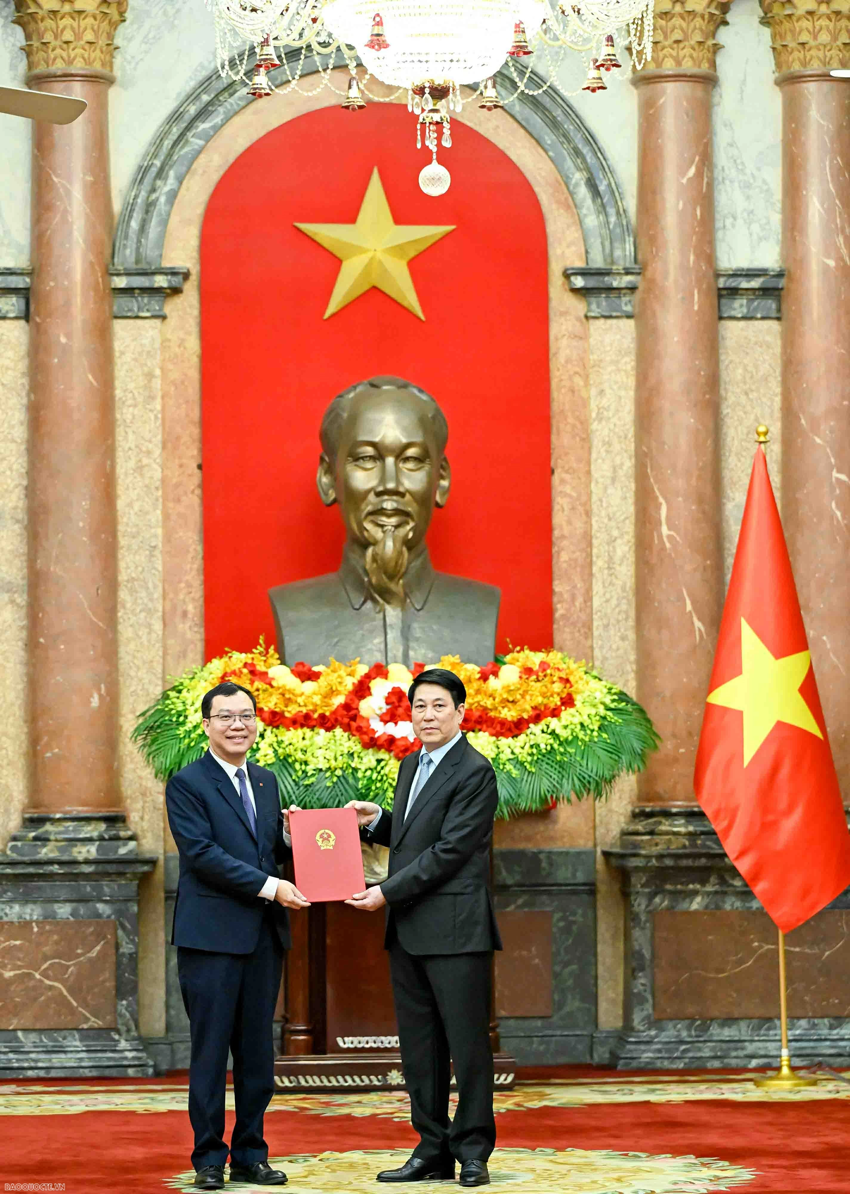 Chủ tịch nước Lương Cường trao quyết định bổ nhiệm Đại sứ Việt Nam ở nước ngoài nhiệm kỳ 2025-2028